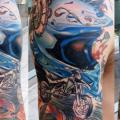 Schulter Helm Motorrad tattoo von Sake Tattoo Crew