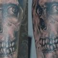 tatuaje Brazo Fantasy Cráneo por Baltic Tattoo