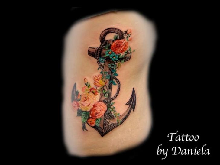 Blumen Seite Anker Tattoo von Baltic Tattoo