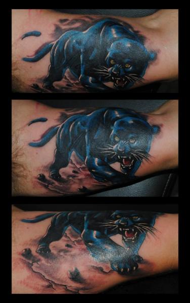 Tatuaje Brazo Pantera por Medusa Tattoo