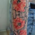 Arm Blumen tattoo von Tattoo Stingray