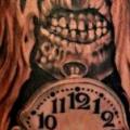 tatuaje Brazo Fantasy Reloj por Upstream Tattoo