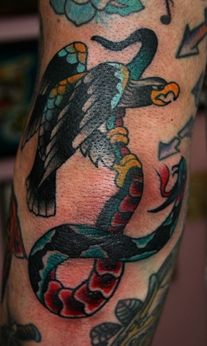 Tatuaje Brazo Serpiente Old School Águila por Ace Of Sword Tattoo