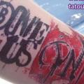 tatuaggio Braccio Scritte Caratteri di Mauve Montreal