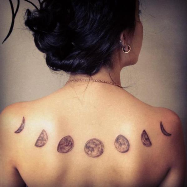 Tatuaje Espalda Luna por Rainfire Tattoo