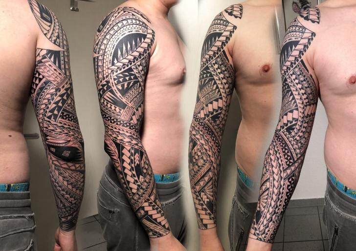 Tribal Maori Sleeve Tattoo von Bloody Ink