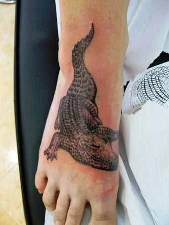 Tatuaggio Piede Coccodrillo di Abstract Tattoos