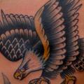 tatuaje Old School Lado Águila por Burnout Ink
