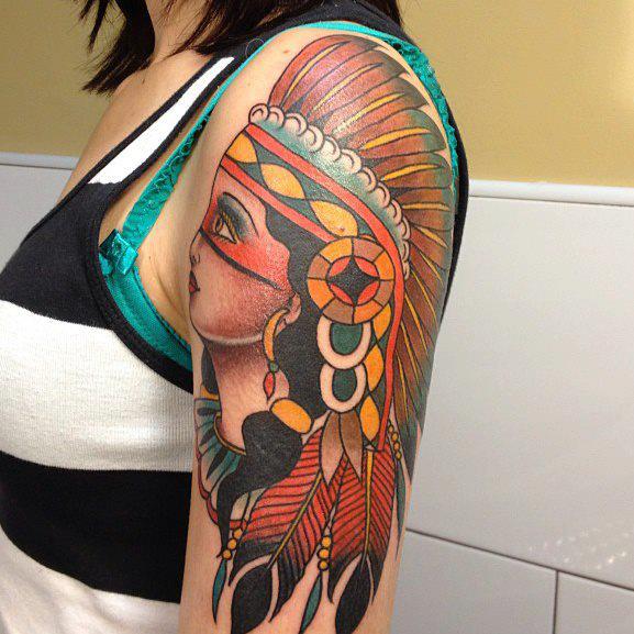 Tatuaggio Spalla New School Indiani di Carnivale Tattoo