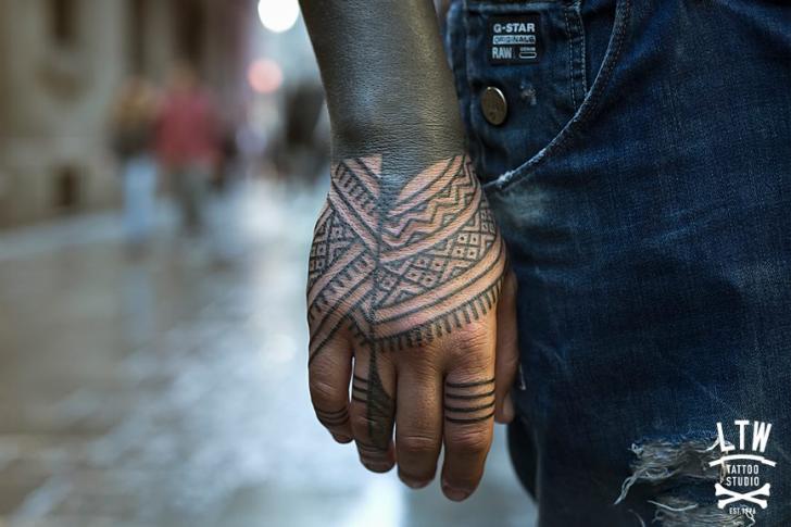 Hand Tribal Maori Tattoo by LW Tattoo