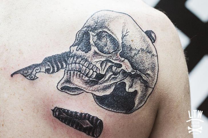 Shoulder Skull Tattoo by LW Tattoo