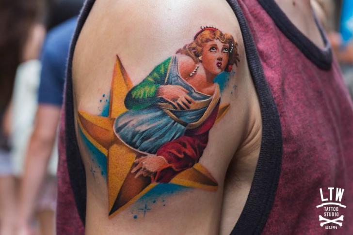 Shoulder Star Tattoo by LW Tattoo