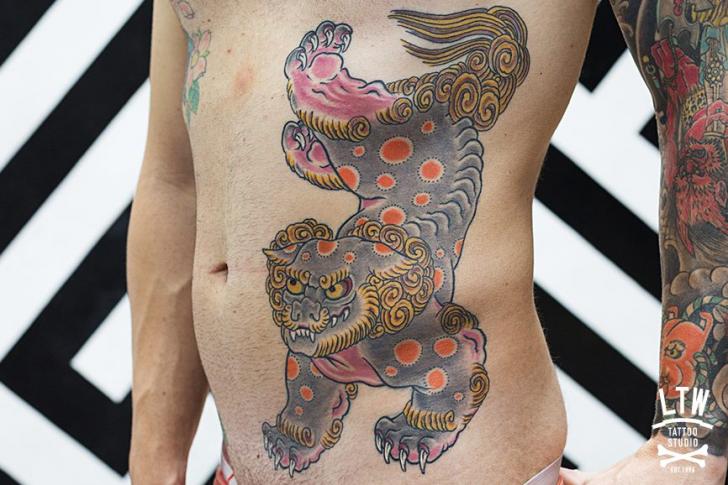 Tatuaggio Fianco Giapponesi Demoni di LW Tattoo