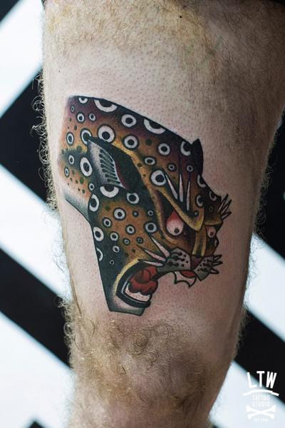 Old School Gepard Oberschenkel Tattoo von LW Tattoo