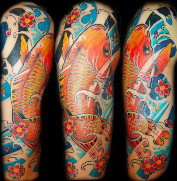 รอยสัก หัวไหล่ ญี่ปุ่น ปลาตะเพียน ปลาคราฟ โดย Punko Tattoo