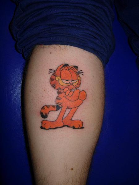 Tatuaggio Braccio Fantasy Garfield di Blue Tattoo