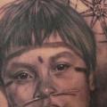 Arm Realistische Kinder Kompass tattoo von Xavi Tattoo