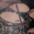 Arm Realistische Trommel tattoo von Xavi Tattoo