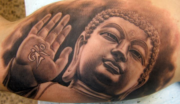 Tatuaje Brazo Buda Religioso por Xavi Tattoo