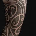 tatuaggio Gamba Dotwork Geometrici di Nazareno Tubaro