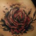 Shoulder Rose tattoo by Tartu Tatoo