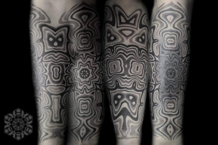 Tatuaż Ręka Dotwork przez Black Ink Power