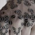 Hand Dotwork tattoo von Black Ink Power