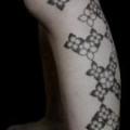 Fuß Bein Dotwork Oberschenkel tattoo von Black Ink Power
