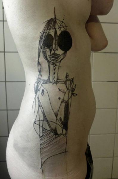 Tatuaż Bok Kobieta Dotwork przez Black Ink Power