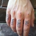 Finger Leuchtturm Dotwork Fonts tattoo von Philippe Fernandez