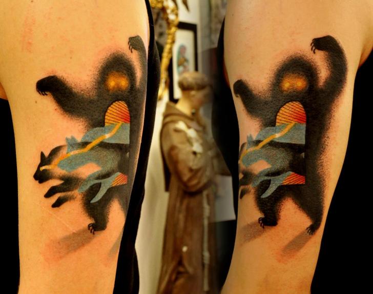 Tatuaje Hombro Fantasy Dotwork por Raw Tattoo
