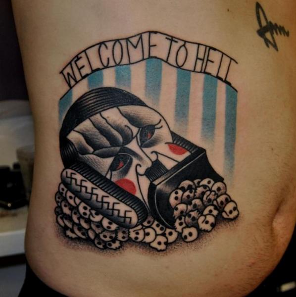 Tatuaggio Fianco Carro Armato Hitler di Raw Tattoo