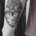 Arm Herz Dotwork tattoo von Master Tattoo