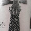 Leuchtturm Dotwork Oberschenkel tattoo von Master Tattoo