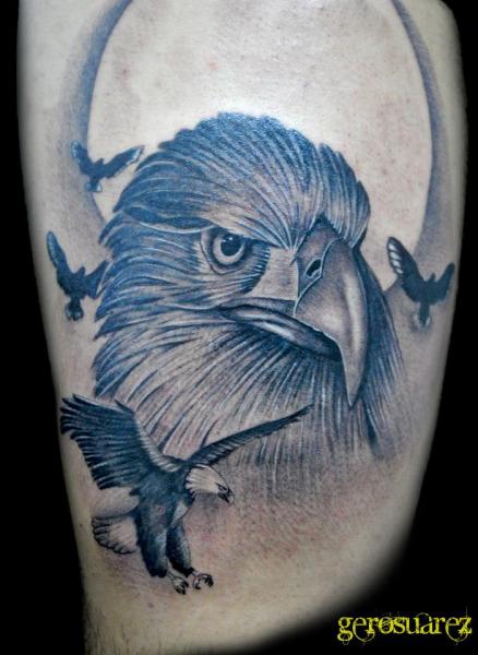 Tatuaje Realista Águila Luna por Seven Arts
