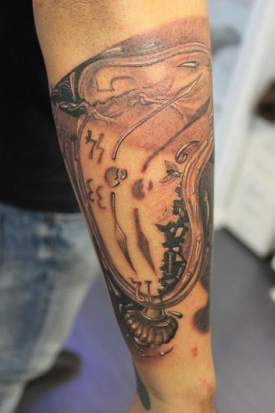 Tatuaje Brazo Reloj por Cesar Lopez Tattoo