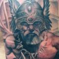 tatuaje Hombro Vikingo por Cesar Lopez Tattoo