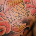 Japanische Karpfen Brust tattoo von Cactus Tattoo