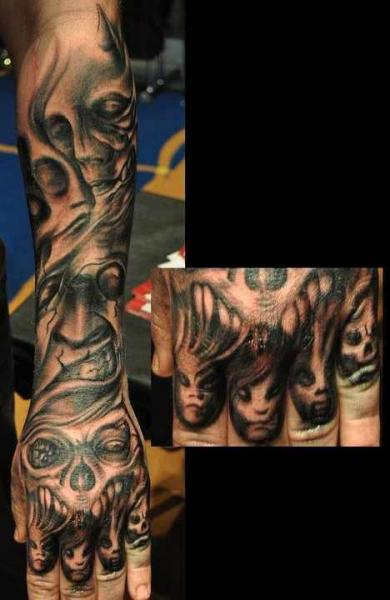 Tatuaggio Braccio Mostri di Miguel Ramos Tattoos