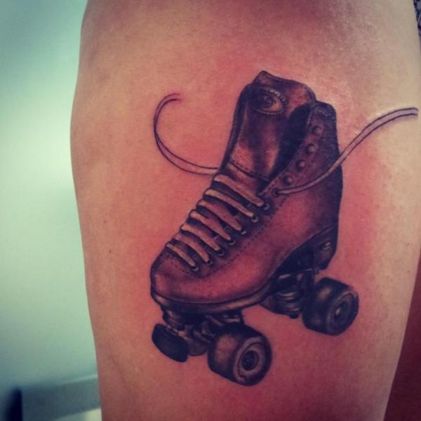 Tatuaje Realista Roller Skate por Planeta Tattoo