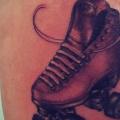 Realistische Rollschuhe tattoo von Planeta Tattoo