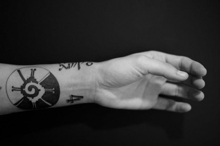 Tatuaje Brazo Geométrico por Sputnink Tattoo