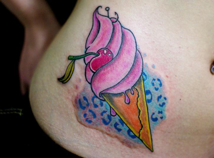Schulter Fantasie Eiskreme Tattoo von Sputnink Tattoo