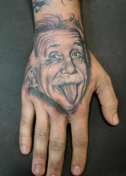 Tatuaż Dłoń Einstein przez Astin Tattoo