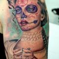 tatuaje Hombro Cráneo mexicano por Astin Tattoo