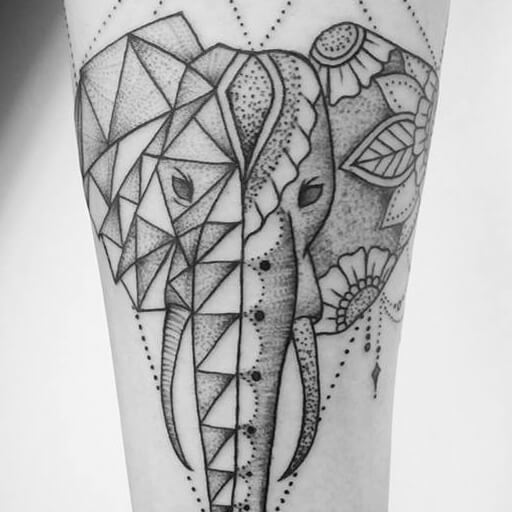 Tatuaje Brazo Elefante por Art Line Tattoo