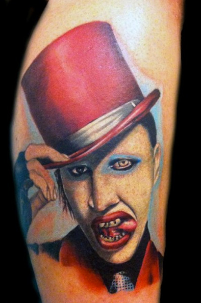 Tatouage Bras Réaliste Marilyn Manson par Art Line Tattoo