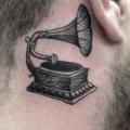 Nacken Dotwork Grammophon tattoo von Tin Tin Tattoos