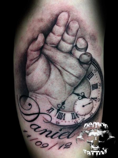 Tatuaje Realista Reloj Mano por Tatuajes Demon
