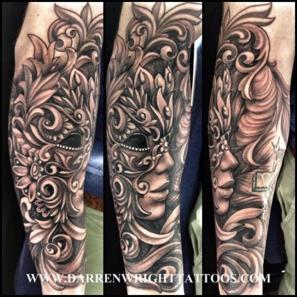 Tatuaggio Braccio Maschera di Darren Wright Tattoos